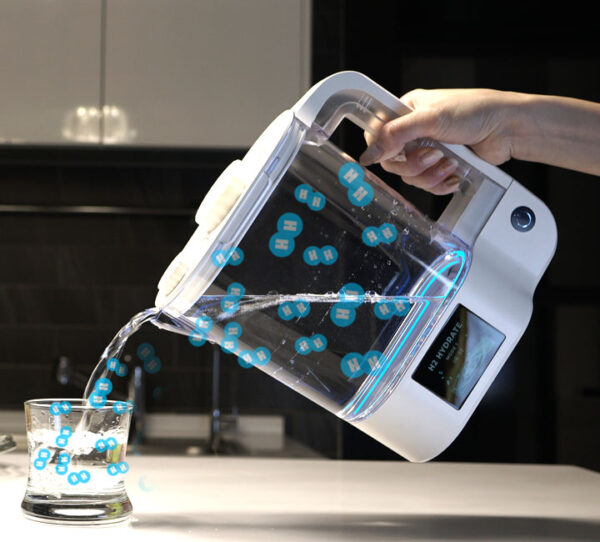Hydrate-Pour-Water-600x542